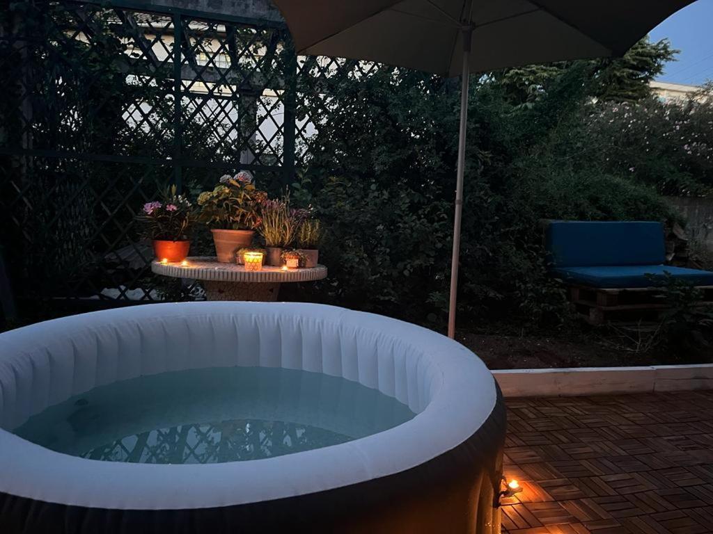 Superbe Appartement Avec Jacuzzi Avec Jardin Prive Lyon Exterior foto